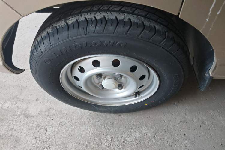 Used Wuling Rongguang 2020 1.2L S Base Model China VI Left Front Wheel Hub