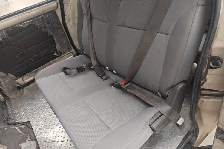 Used Wuling Rongguang 2020 1.5L Extended Basic Version China VI Standard L3C Left Rear Seat