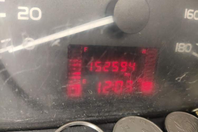 Used Wuling Rongguang 2020 1.2L S Base Model China VI Odometer Close Up