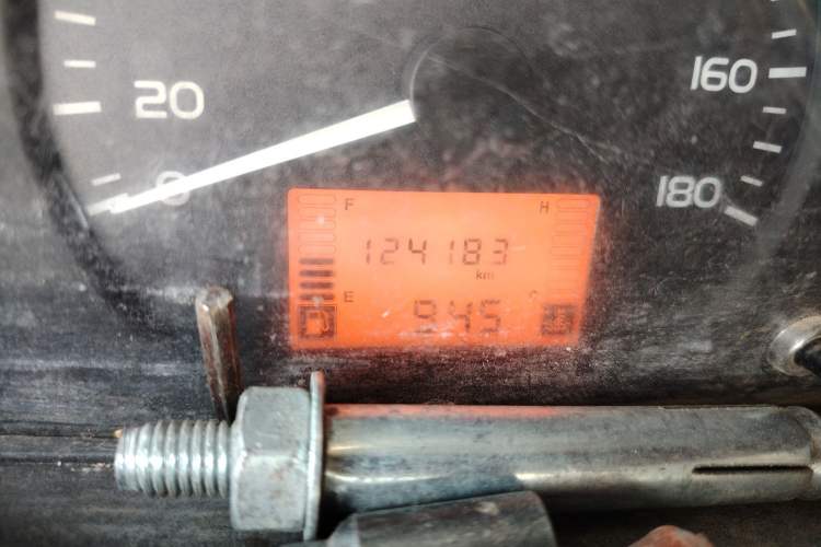Used Wuling Rongguang 2020 1.5L Extended Basic Version China VI Standard L3C Odometer Close Up