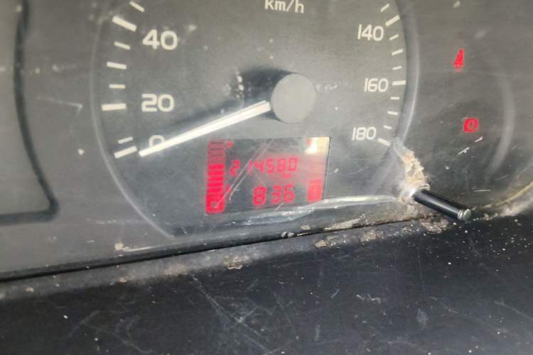 Used Wuling Rongguang  Odometer Close Up