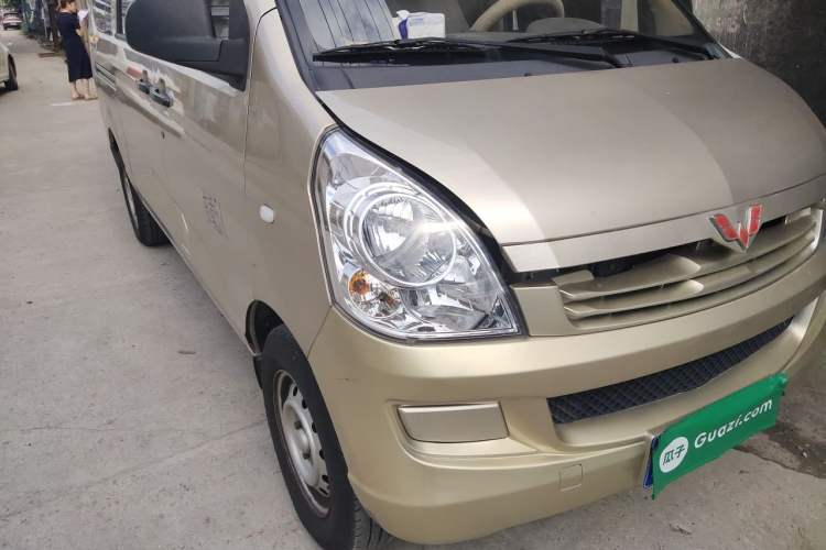 Used Wuling Rongguang 2020 1.2L S Base Model China VI Right Front Headlight