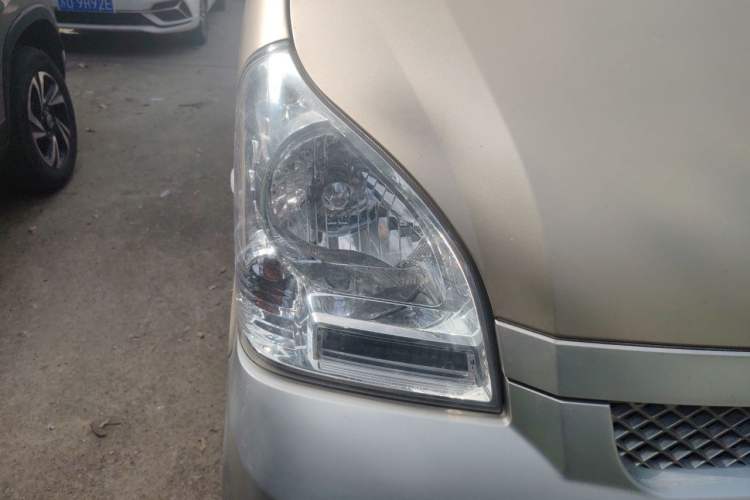 Used Wuling Rongguang 2020 1.5L Extended Basic Version China VI Standard L3C Right Front Headlight