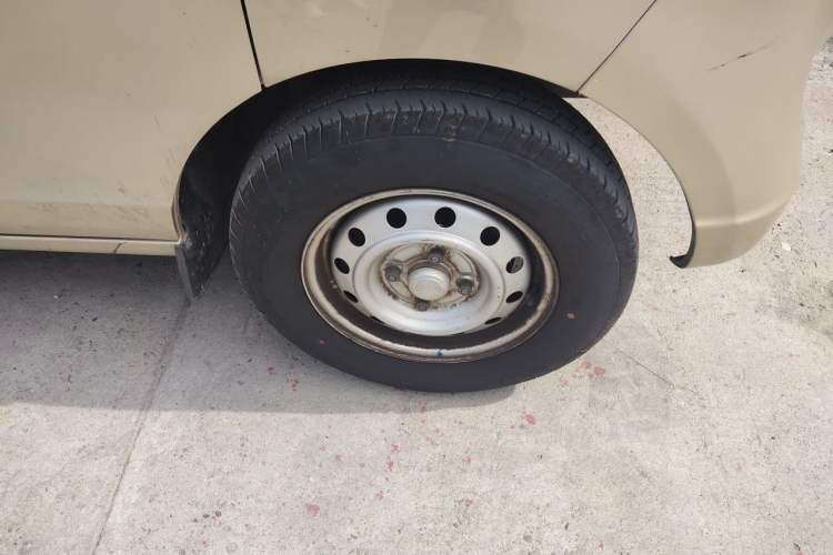 Used Wuling Rongguang 2020 1.2L S Base Model China VI Right Front Wheel Hub
