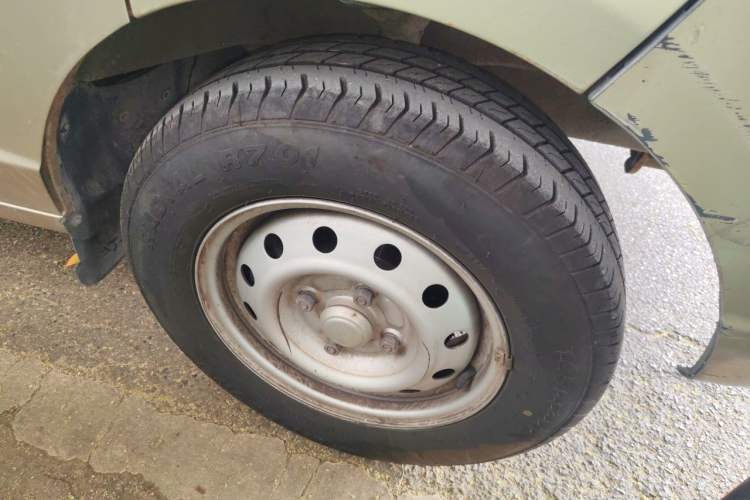 Used Wuling Rongguang 2020 1.2L S Base Model China VI Right Front Wheel Hub