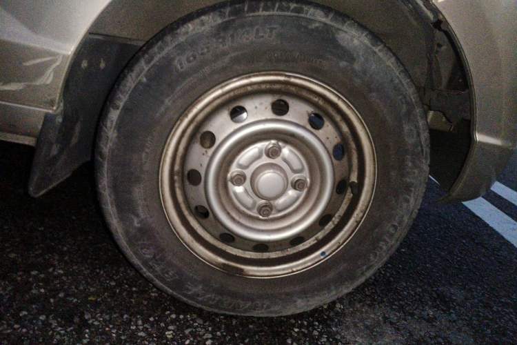 Used Wuling Rongguang 2020 1.2L S Base Model China VI Right Front Wheel Hub