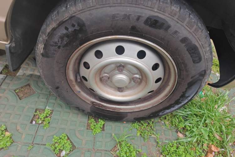Used Wuling Rongguang 2020 1.2L S Base Model China VI Right Front Wheel Hub