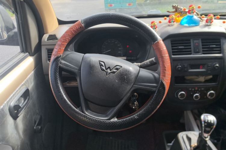Used Wuling Rongguang 2020 1.2L S Base Model China VI Steering Wheel