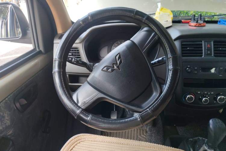 Used Wuling Rongguang 2020 1.2L S Base Model China VI Steering Wheel