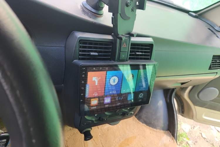 Used Wuling Rongguang 2021 1.5L Extended Basic Model Enclosed-Window Vehicle, 5-seater LAR Audio And AC Panel
