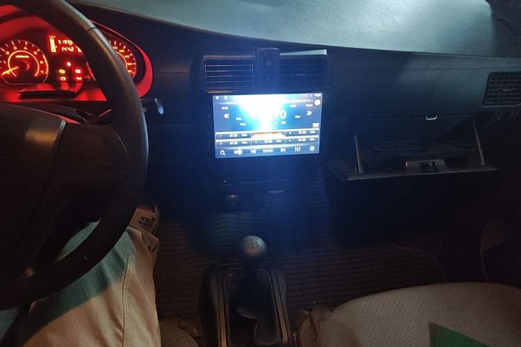 Used Wuling Rongguang 2021 1.5L Extended Standard Version with Air Conditioning – L3C Audio And AC Panel