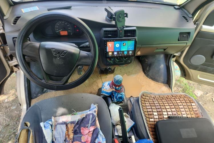 Used Wuling Rongguang 2021 1.5L Extended Basic Model Enclosed-Window Vehicle, 5-seater LAR Center Console