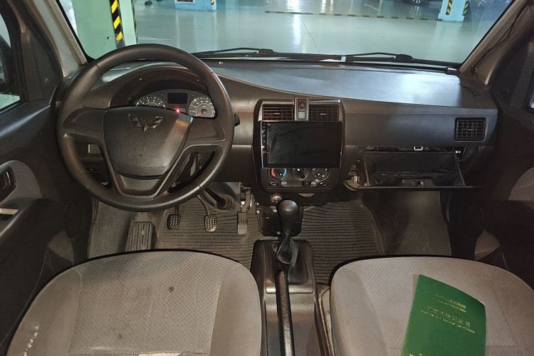 Used Wuling Rongguang 2021 1.5L Extended Standard Version with Air Conditioning – L3C Center Console