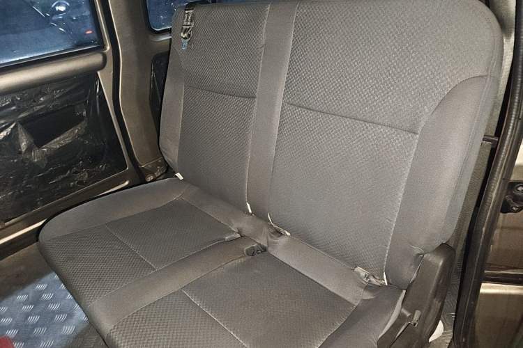 Used Wuling Rongguang 2021 1.5L Extended Standard Version with Air Conditioning – L3C Left Rear Seat