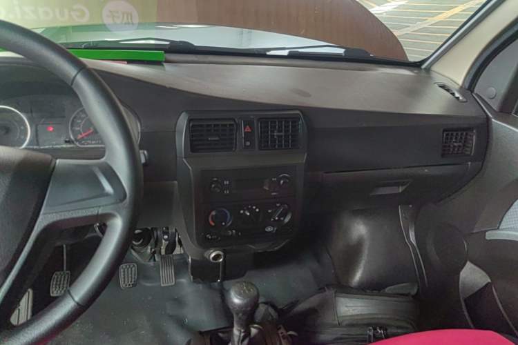 Used Wuling Rongguang 2021 1.5L Extended Standard Version with Air Conditioning – L3C Audio And AC Panel