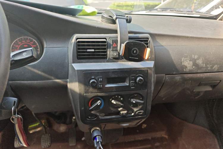 Used Wuling Rongguang 2021 1.5L Extended Standard Model Power-Assist Version LAR Audio And AC Panel