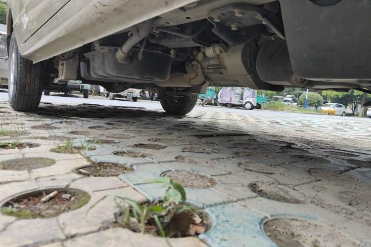 Used Wuling Rongguang 2021 1.2L S Base 7-Seater LSI Chassis Front Right