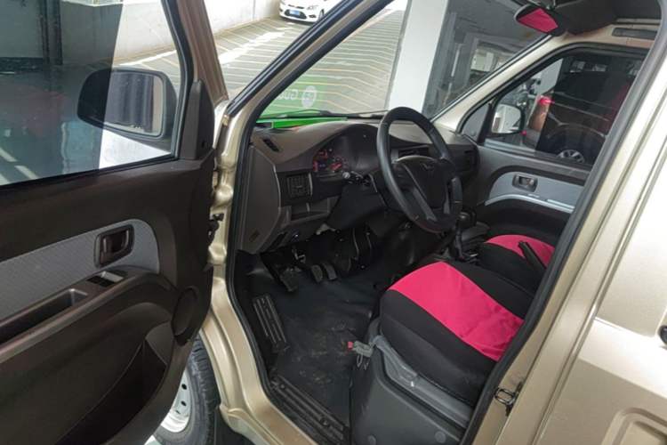 Used Wuling Rongguang 2021 1.5L Extended Standard Version with Air Conditioning – L3C Driver Seat