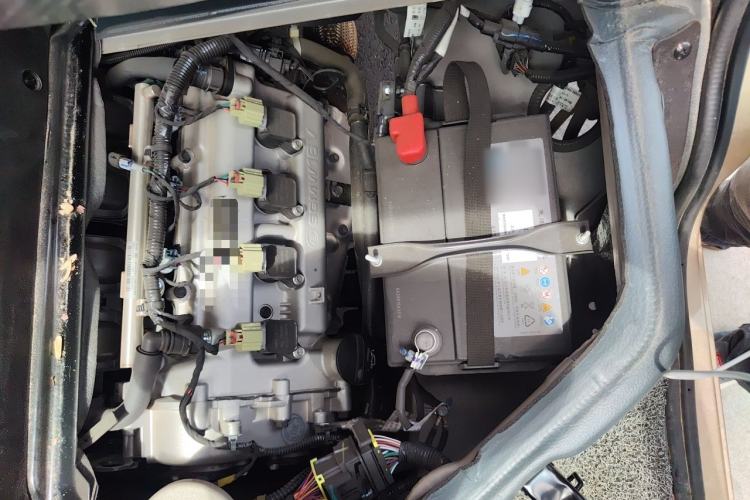Used Wuling Rongguang 2021 1.5L Extended Standard Model Air-Conditioned Version LAR Engine Bay