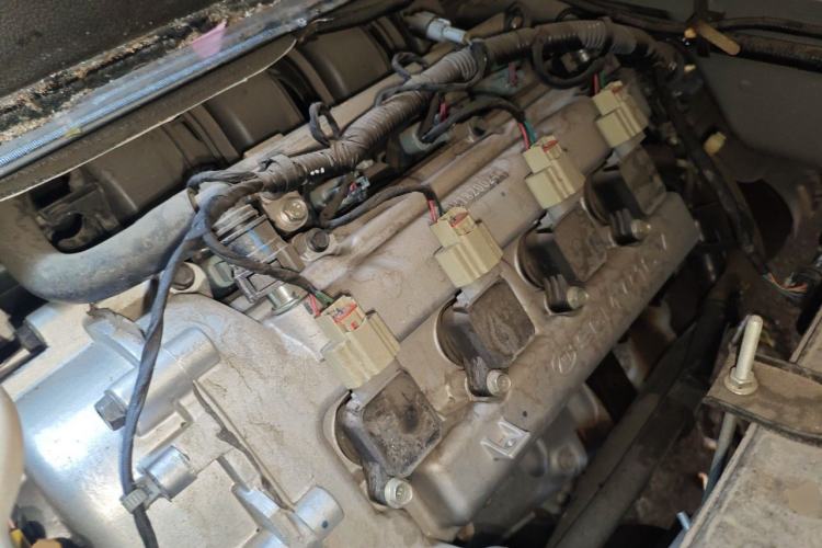 Used Wuling Rongguang 2021 1.5L Extended Basic Model LAR Engine Bay
