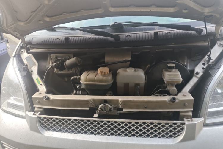 Used Wuling Rongguang 2021 1.5L Extended Standard Model Air-Conditioned Version LAR Engine Bay