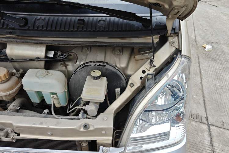 Used Wuling Rongguang 2021 1.5L Extended Basic Version L3C Engine Bay Left