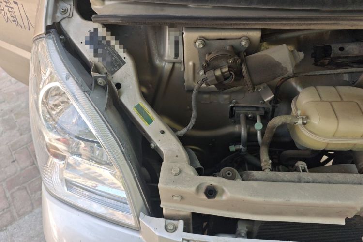 Used Wuling Rongguang 2021 1.5L Extended Standard Model Power-Assist Version LAR Engine Bay Right