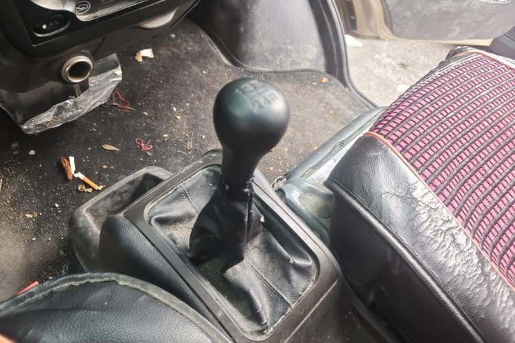 Used Wuling Rongguang 2021 1.5L Extended Standard Model Air-Conditioned Version LAR Gear Lever