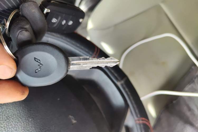 Used Wuling Rongguang 2021 1.5L Extended Standard Model Air-Conditioned Version LAR Interior 1