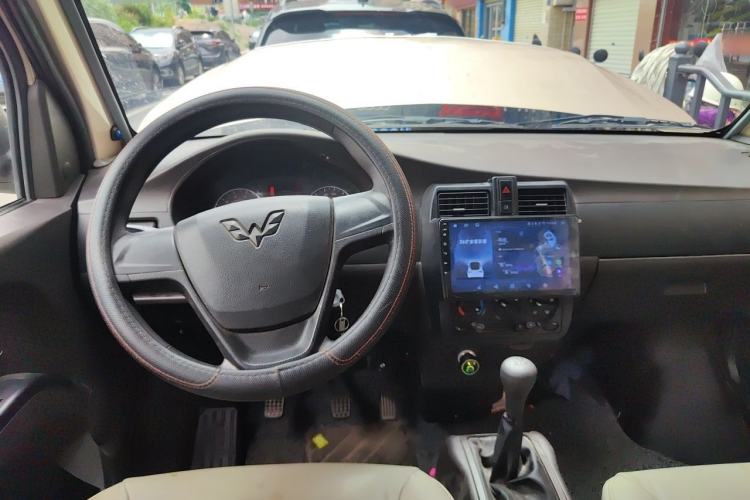 Used Wuling Rongguang 2021 1.5L Extended Standard Model Air-Conditioned Version LAR Interior 2