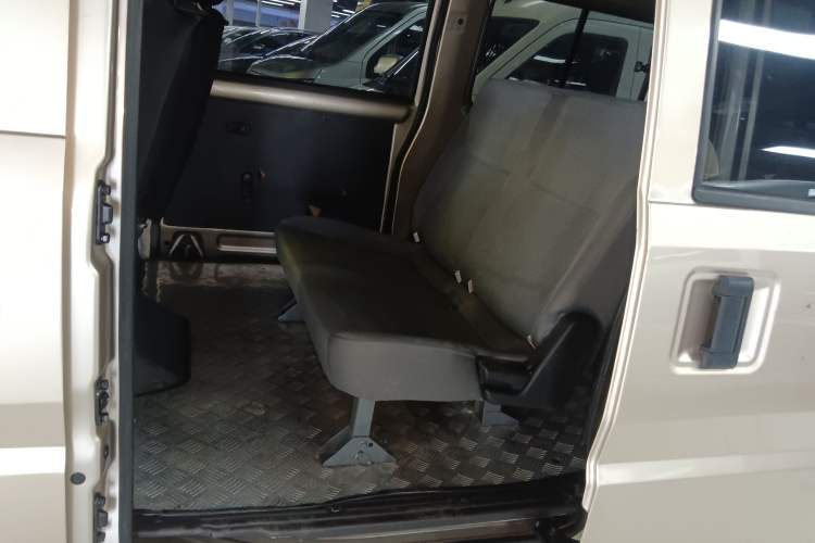 Used Wuling Rongguang 2021 1.5L Extended Basic Version L3C Interior 4
