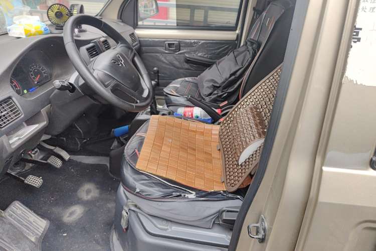 Used Wuling Rongguang 2021 1.5L Extended Basic Version L3C Left Front Seat