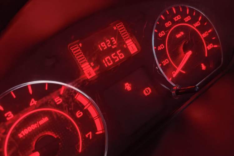 Used Wuling Rongguang 2021 1.5L Extended Standard Version with Air Conditioning – L3C Odometer Close Up