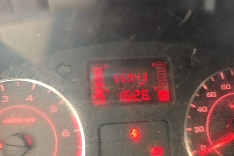 Used Wuling Rongguang 2021 1.5L Extended Standard Model Power-Assist Version LAR Odometer Close Up