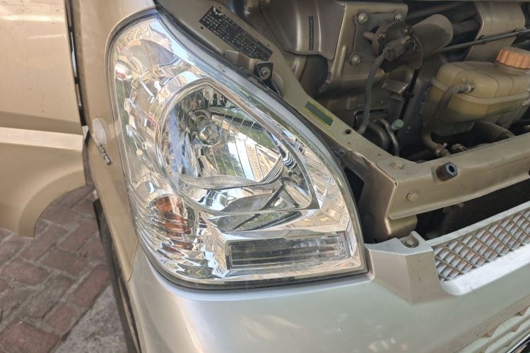 Used Wuling Rongguang 2021 1.5L Extended Standard Model Power-Assist Version LAR Right Front Headlight