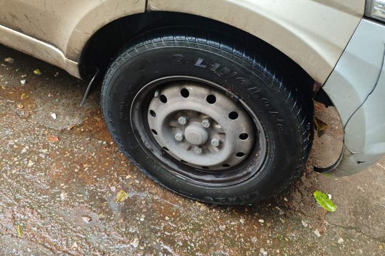Used Wuling Rongguang 2021 1.5L Extended Basic Model LAR Right Front Wheel Hub