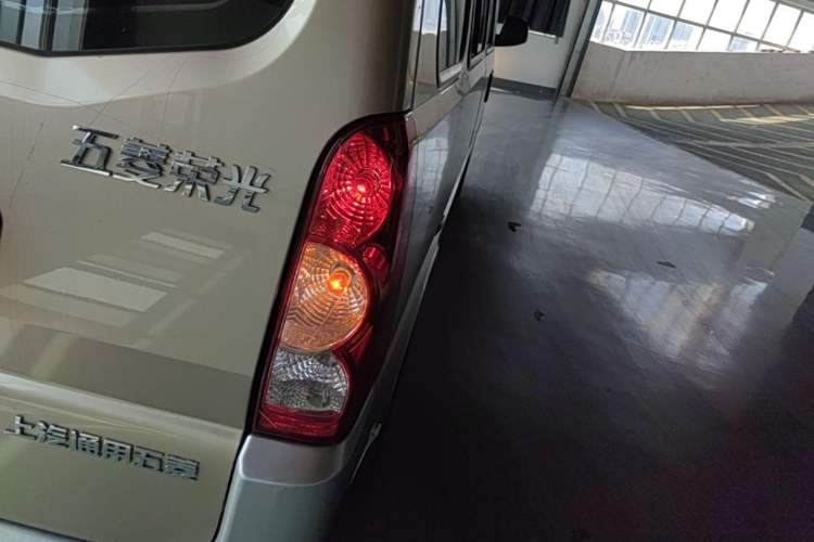 Used Wuling Rongguang 2021 1.5L Extended Standard Version with Air Conditioning – L3C Right Rear Taillight