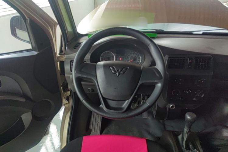 Used Wuling Rongguang 2021 1.5L Extended Standard Version with Air Conditioning – L3C Steering Wheel
