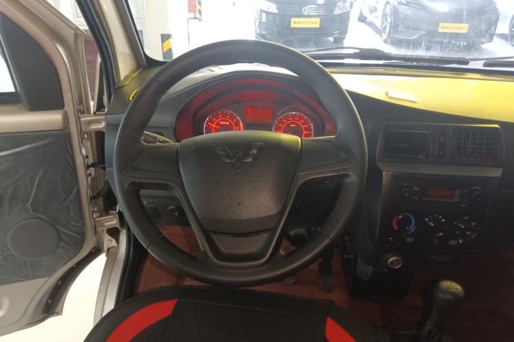 Used Wuling Rongguang 2021 1.5L Extended Basic Version L3C Steering Wheel