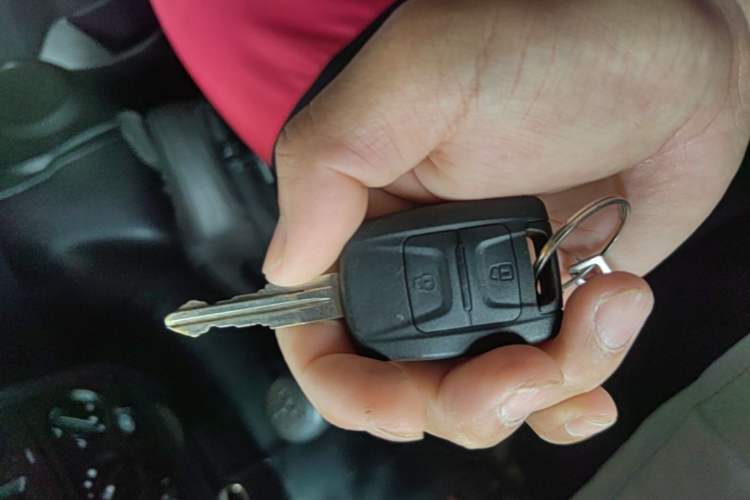 Used Wuling Rongguang 2021 1.5L Extended Standard Version with Air Conditioning – L3C Vehicle Key