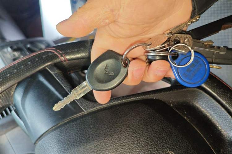 Used Wuling Rongguang 2021 1.5L Extended Basic Model LAR Vehicle Key