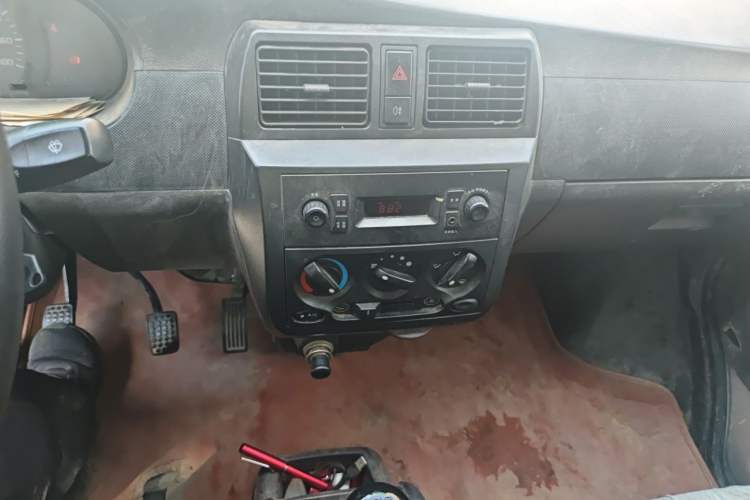 Used Wuling Rongguang 2021 1.5L Extended Basic Enclosed-Window Vehicle 2 Seats L3C Audio And AC Panel