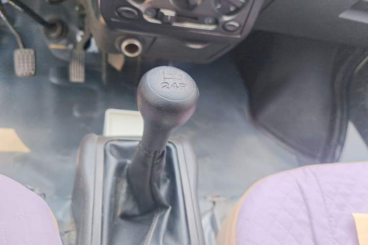 Used Wuling Rongguang 2021 1.5L Extended Basic Enclosed-Window Vehicle 2 Seats L3C Gear Lever