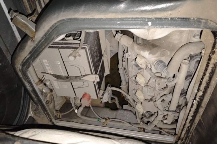 Used Wuling Rongguang  Engine Bay Left