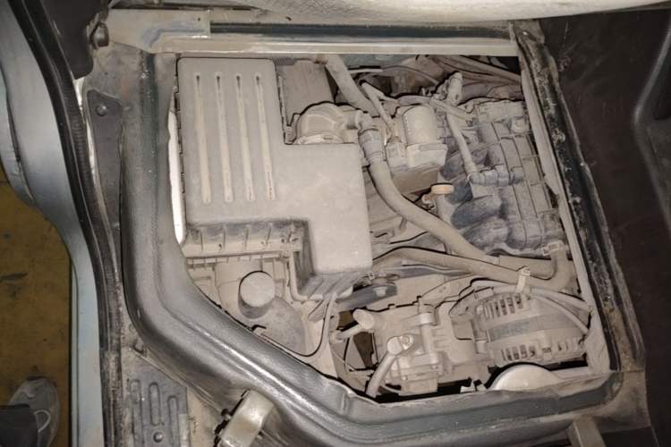 Used Wuling Rongguang  Engine Bay Right
