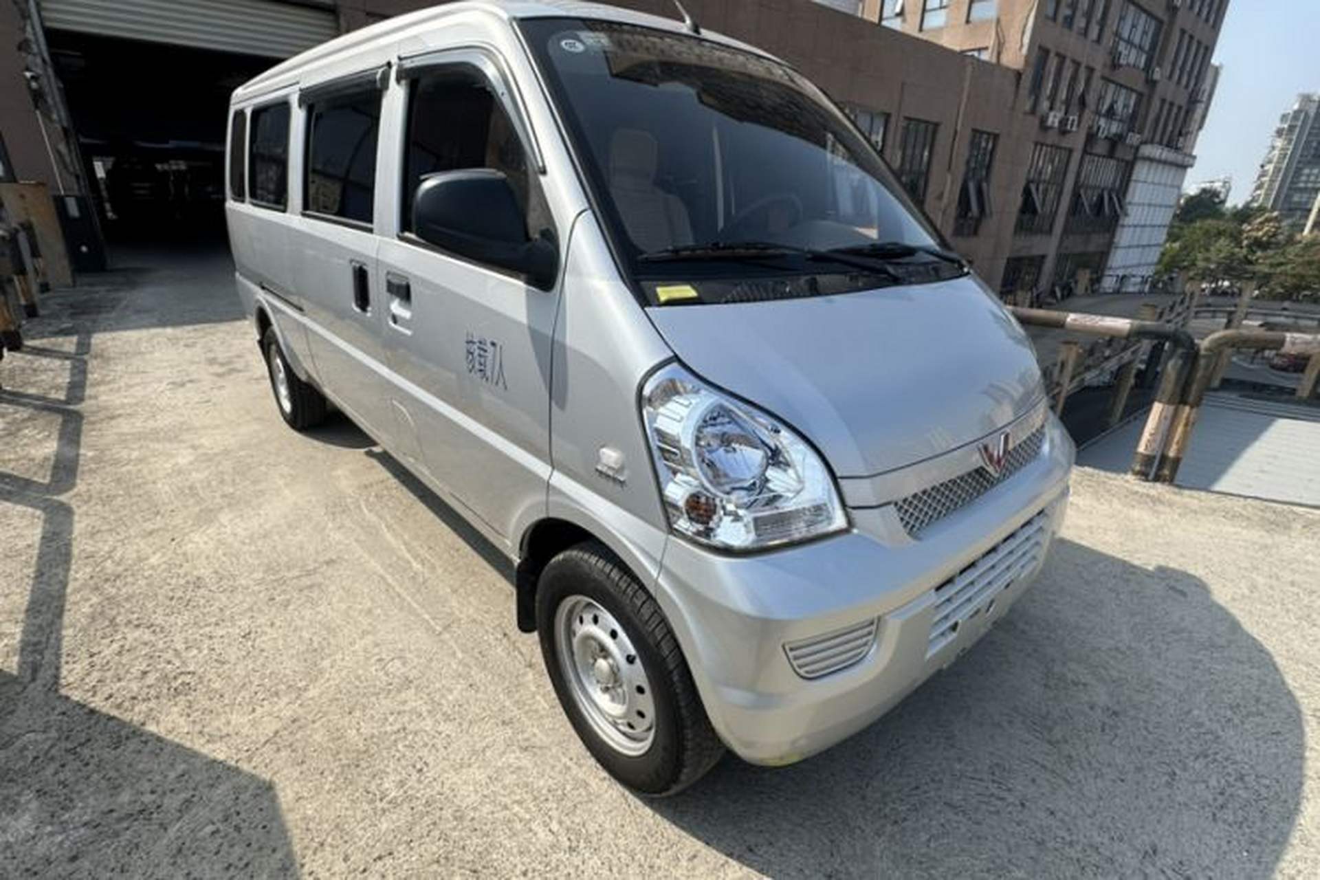 Used Wuling Rongguang 2021 1.5L Extended Basic Version L3C Exterior 2