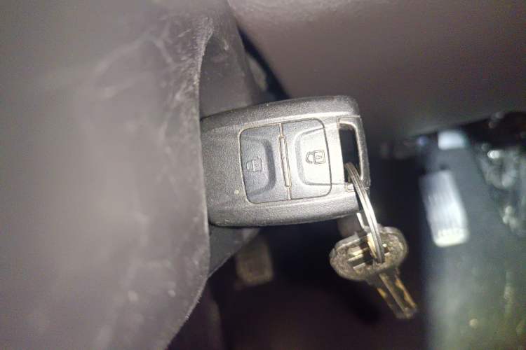 Used Wuling Rongguang 2021 1.5L Extended Standard Version with Air Conditioning – L3C Interior 1