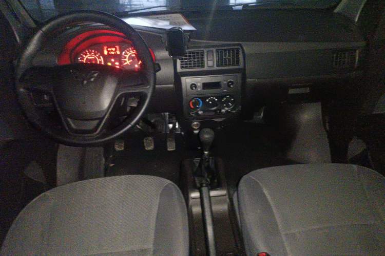 Used Wuling Rongguang 2021 1.5L Extended Standard Version with Air Conditioning – L3C Interior 2