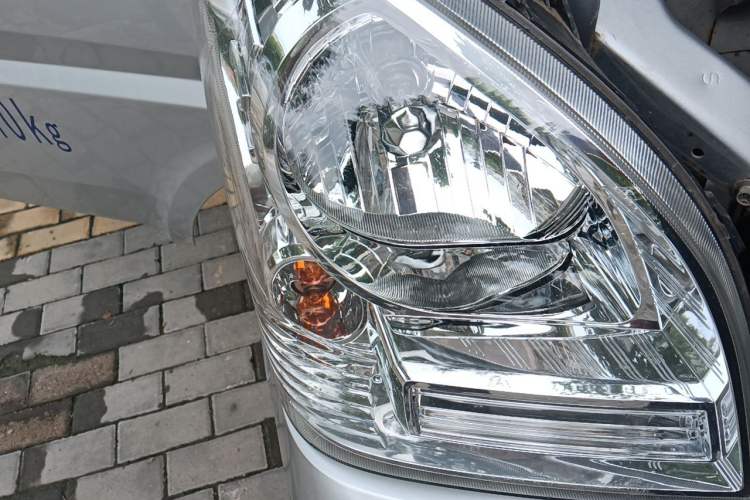 Used Wuling Rongguang 2021 1.5L Extended Standard Model Air-Conditioned Version LAR Right Front Headlight