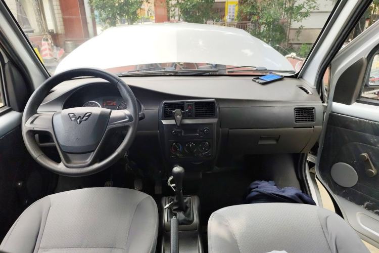 Used Wuling Rongguang 2021 1.5L Extended Basic Version L3C Center Console